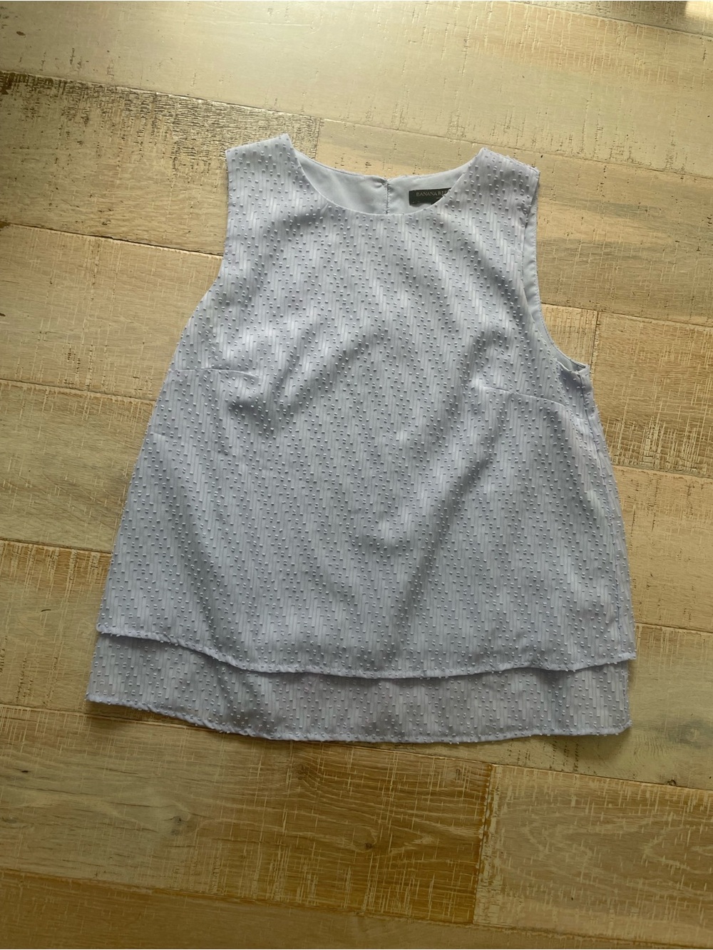 Banana Republic Size XS Light Blue Sleeveless Textured Blouse